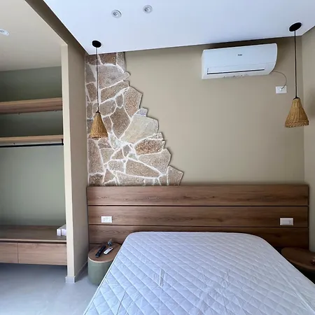 D E E P House 8 Guest house